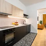 Around The World 4br - Center *