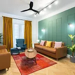Apartment Around The World 4br - Center