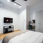 Around The World 4br - Center Bukarest