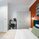 Around The World 4br - Center Apartment Bukarest