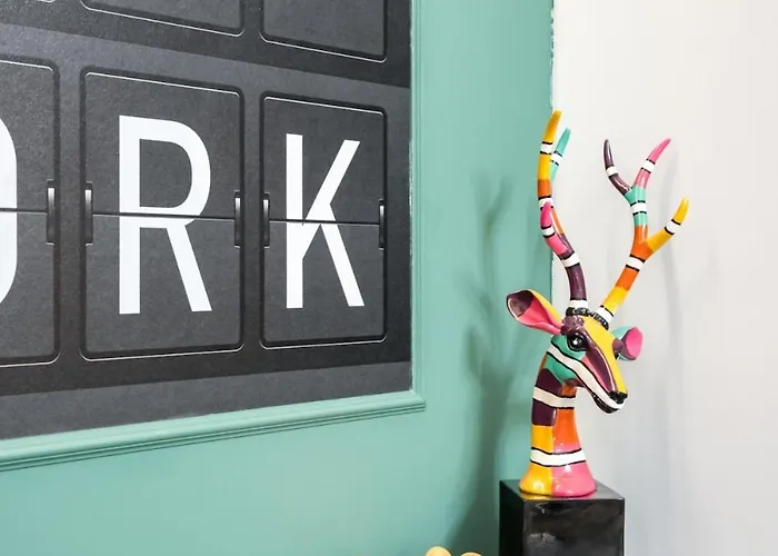 Around The World 4br - Center