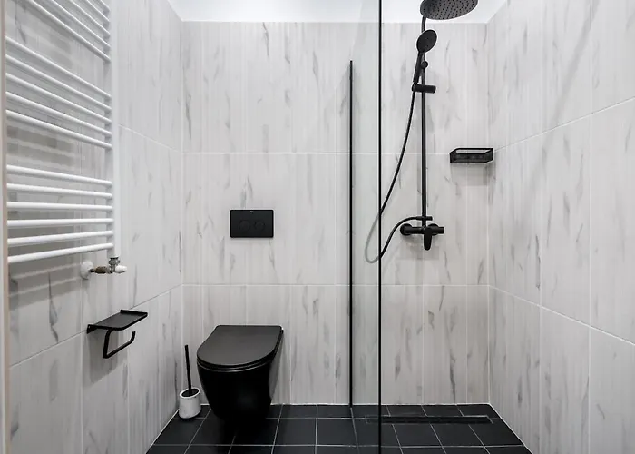 Around The World 4br - Center Apartman