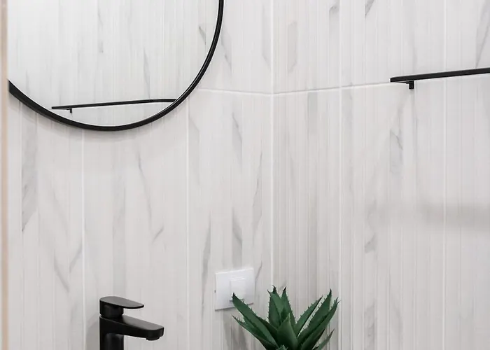 Around The World 4br - Center