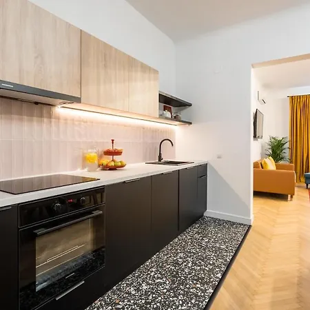 Around The World 4br - Center *