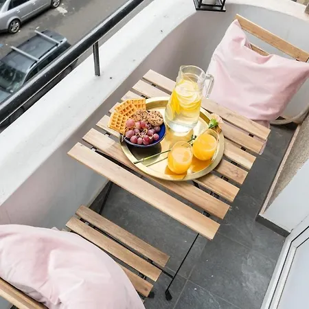 Around The World 4br - Center