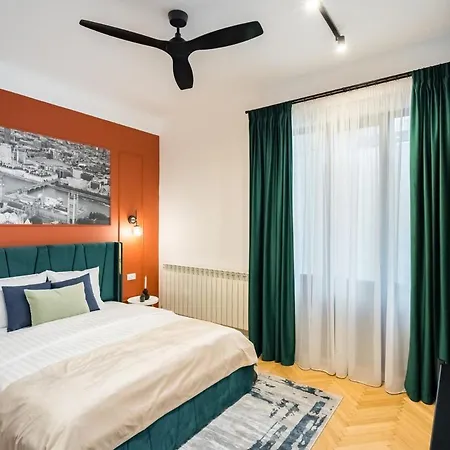 Διαμέρισμα Around The World 4br - Center