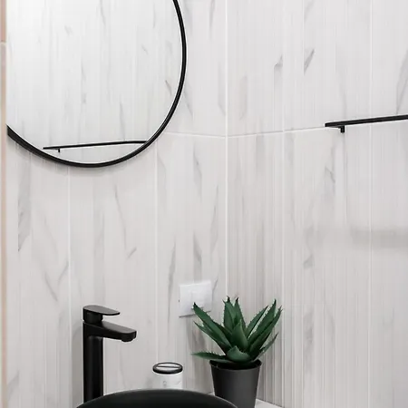 Around The World 4br - Center