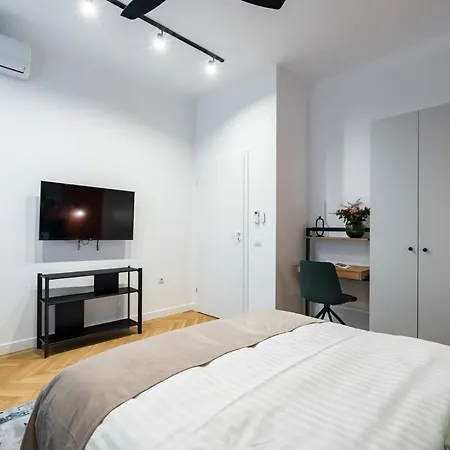 Around The World 4br - Center Βουκουρέστι