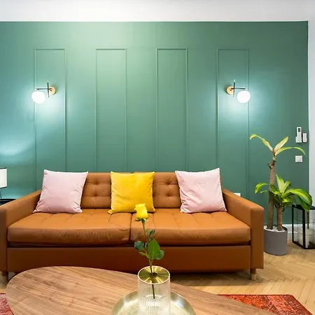 Around The World 4br - Center * Βουκουρέστι