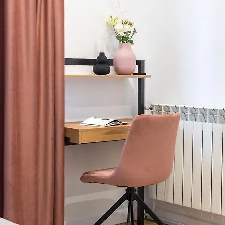 Around The World 4br - Center * Βουκουρέστι