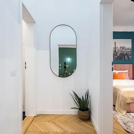 Around The World 4br - Center Διαμέρισμα Βουκουρέστι