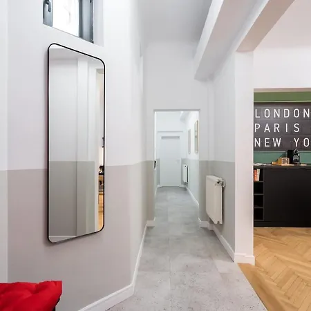 Around The World 4br - Center * Βουκουρέστι