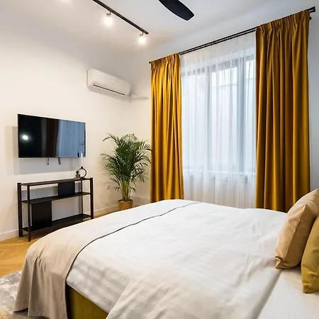 Around The World 4br - Center