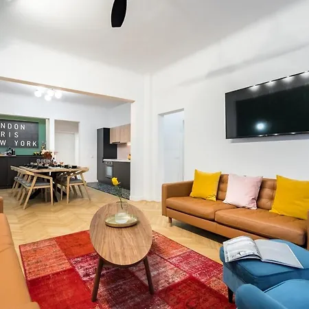 Διαμέρισμα Around The World 4br - Center *