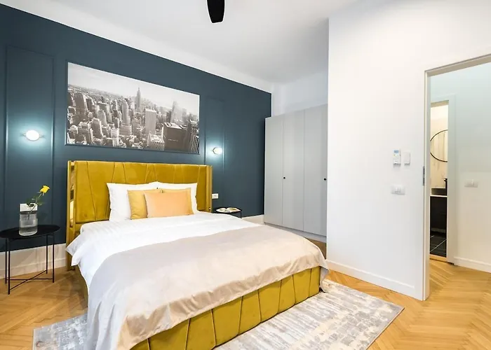 Around The World 4br - Center Apartment