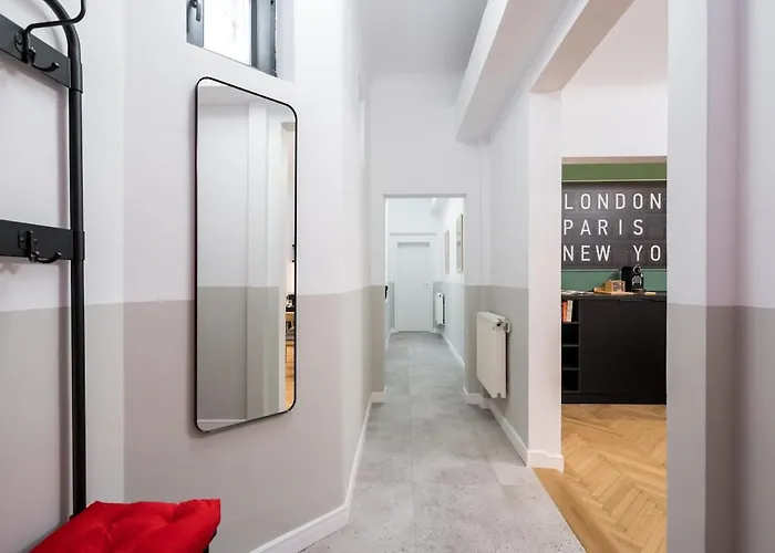 Around The World 4br - Center * Бухарест