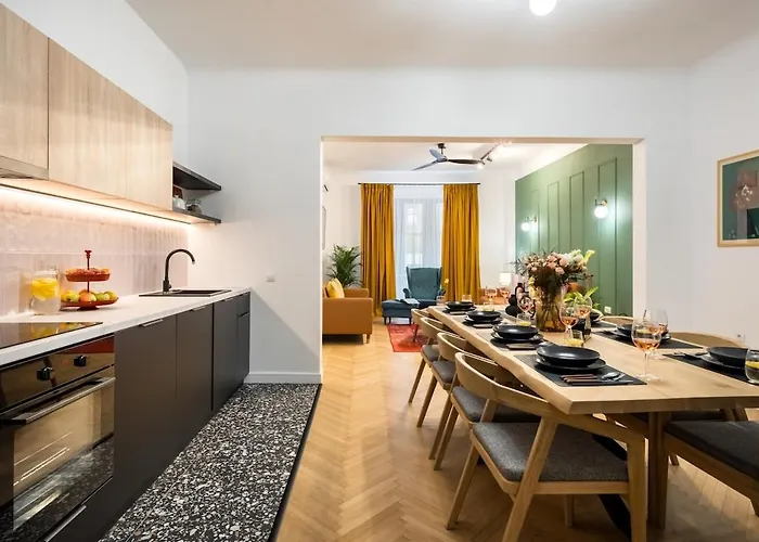 Around The World 4br - Center *