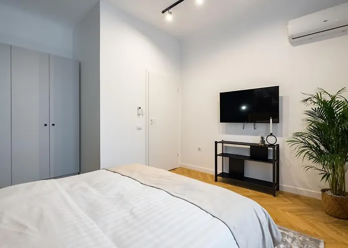 Around The World 4br - Center * Bucureşti