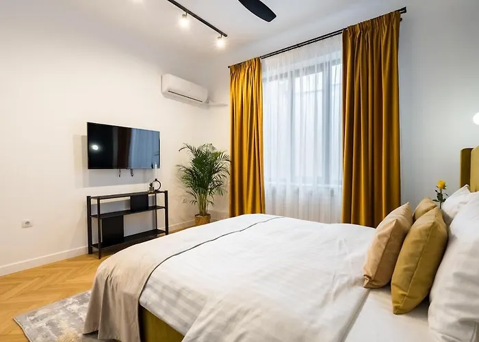 Around The World 4br - Center